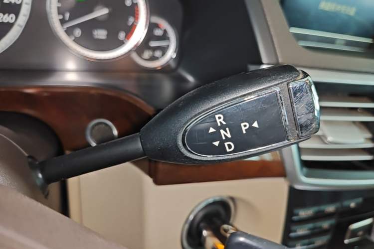 Used Mercedes-Benz E-Class 2012 E 300 L Elegant Model Gear Lever