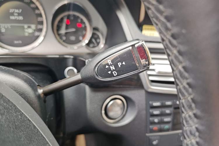 Used Mercedes-Benz E-Class  Gear Lever
