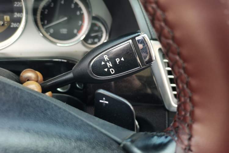 Used Mercedes-Benz E-Class 2012 E 300 L Fashion Model Gear Lever