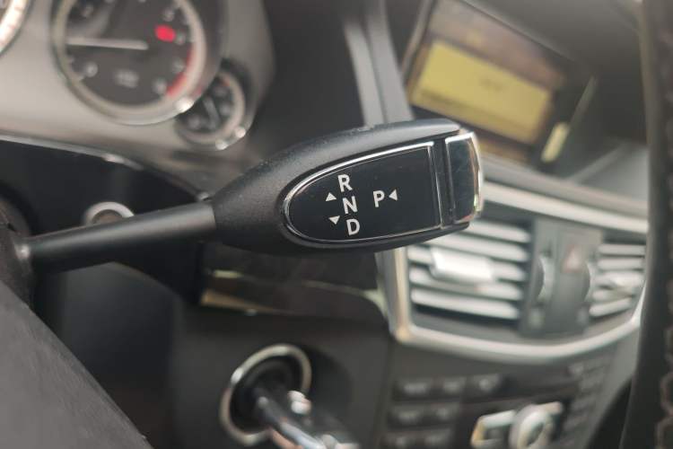 Used Mercedes-Benz E-Class 2012 E 260 L CGI Fashion Model Gear Lever