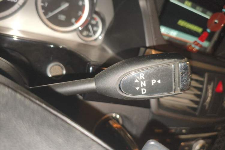 Used Mercedes-Benz E-Class 2012 E 260 L CGI Fashion Model Gear Lever