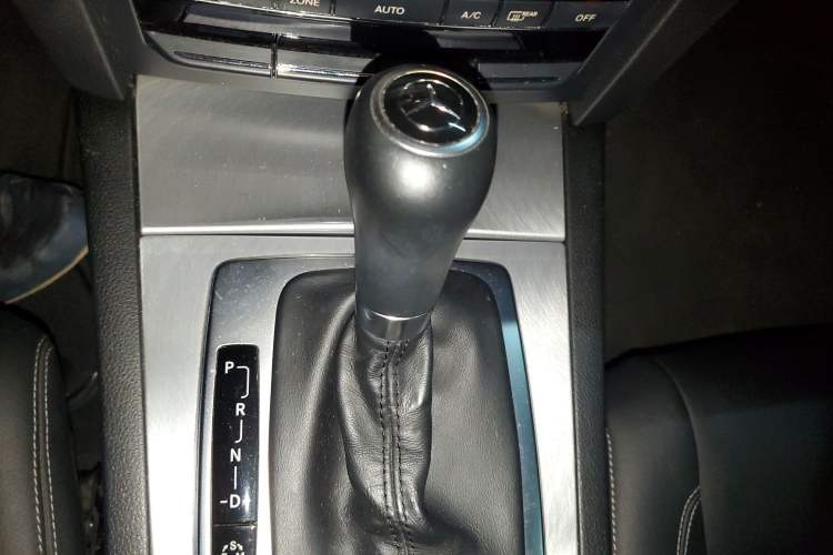 Used Mercedes-Benz E-Class 2012 E 200 CGI Coupe Gear Lever