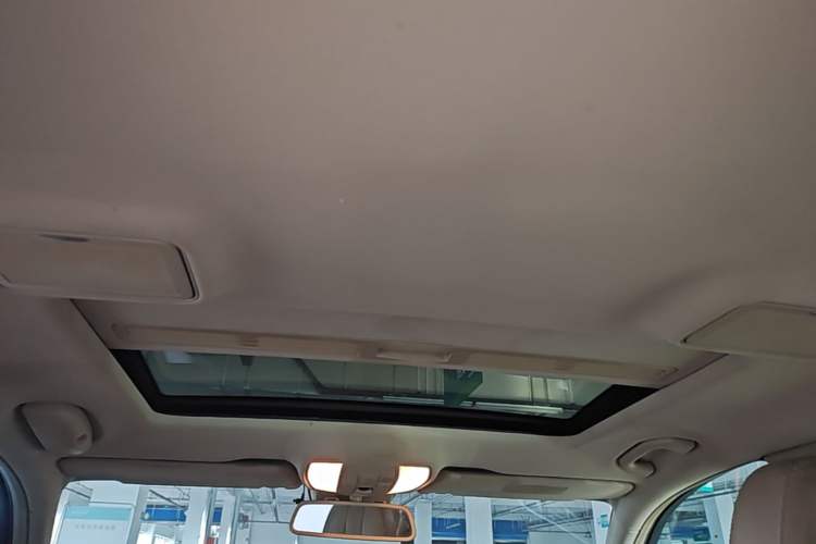 Used Mercedes-Benz E-Class 2012 E 300 L Elegant Model Headliner