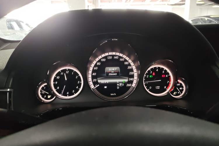 Used Mercedes-Benz E-Class 2012 E 300 L Fashion Model Instrument Cluster