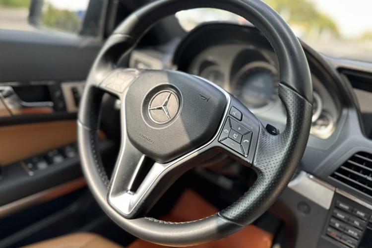 Used Mercedes-Benz E-Class 2012 E 260 CGI Coupe Interior 1