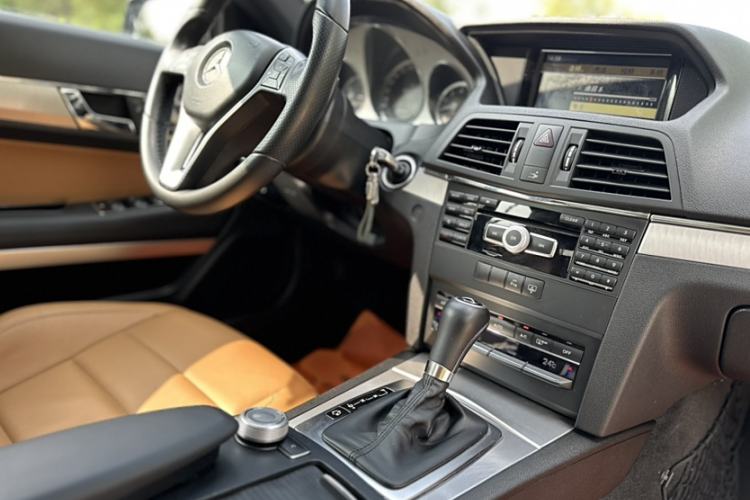 Used Mercedes-Benz E-Class 2012 E 260 CGI Coupe Interior 5