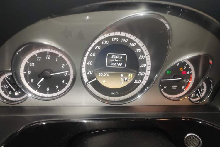 Used Mercedes-Benz E-Class 2012 E 300 L Fashion Model Odometer Close Up