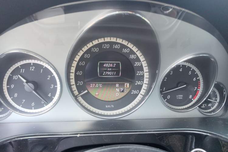 Used Mercedes-Benz E-Class 2012 E 260 L CGI Fashion Model Odometer Close Up