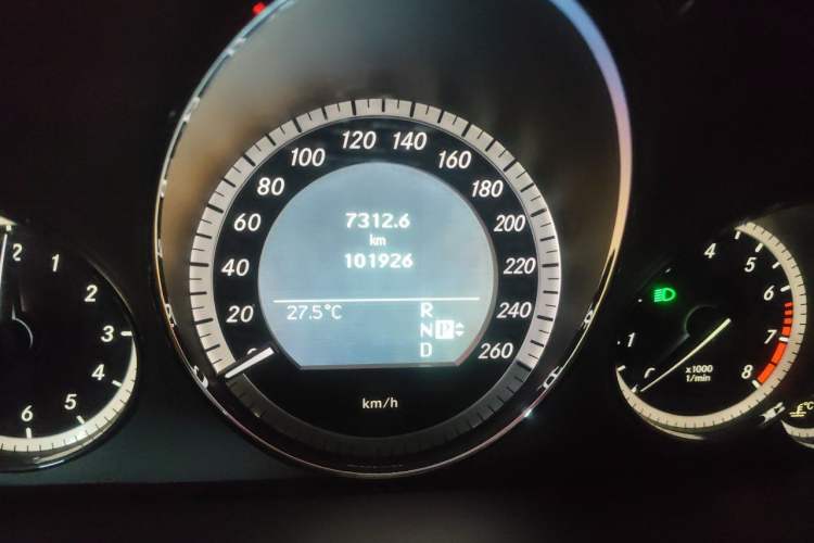 Used Mercedes-Benz E-Class 2012 E 300 L Fashion Model Odometer Close Up