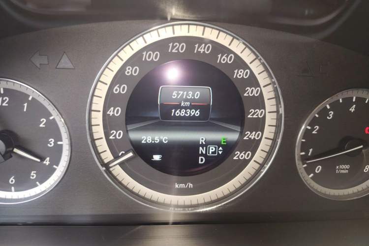 Used Mercedes-Benz E-Class 2012 E 260 L CGI Fashion Model Odometer Close Up
