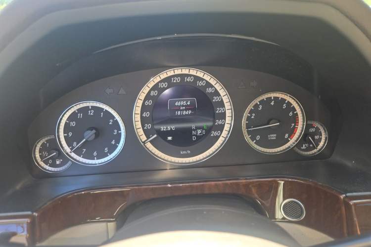 Used Mercedes-Benz E-Class 2012 E 260 L CGI Fashion Model Odometer Close Up