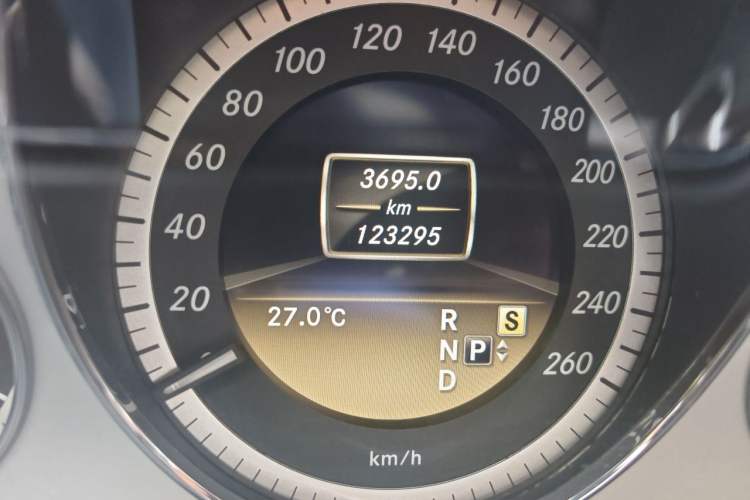 Used Mercedes-Benz E-Class 2012 E 300 L Fashion Model Odometer Close Up