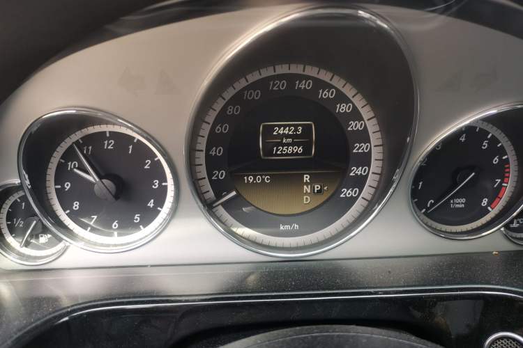 Used Mercedes-Benz E-Class 2012 E 300 L Fashion Model Odometer Close Up