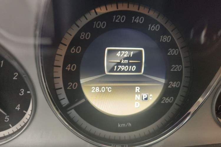 Used Mercedes-Benz E-Class 2012 E 260 L CGI Fashion Model Odometer Close Up