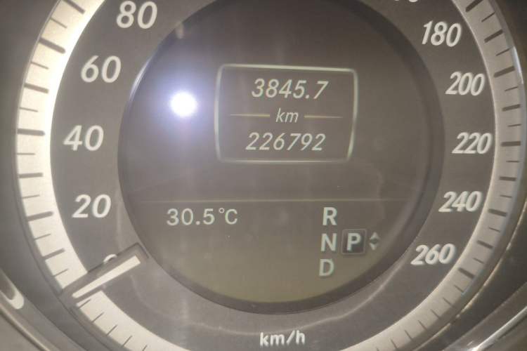 Used Mercedes-Benz E-Class 2012 E 260 L CGI Fashion Model Odometer Close Up