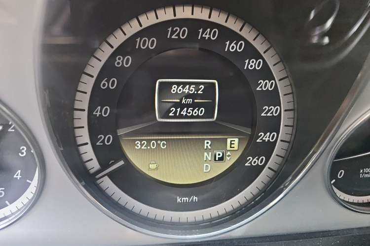 Used Mercedes-Benz E-Class 2012 E 260 L CGI Fashion Model Odometer Close Up