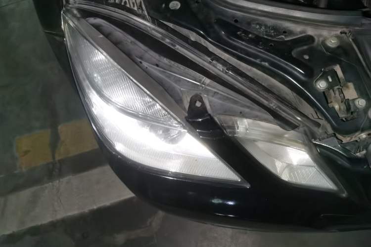 Used Mercedes-Benz E-Class 2012 E 200 L CGI Elegant Model Right Front Headlight