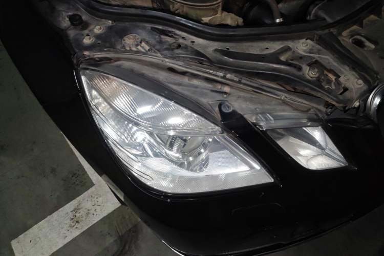 Used Mercedes-Benz E-Class 2012 E 200 L CGI Elegant Model Right Front Headlight