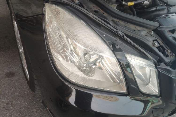 Used Mercedes-Benz E-Class 2012 E 200 L CGI Elegant Model Right Front Headlight