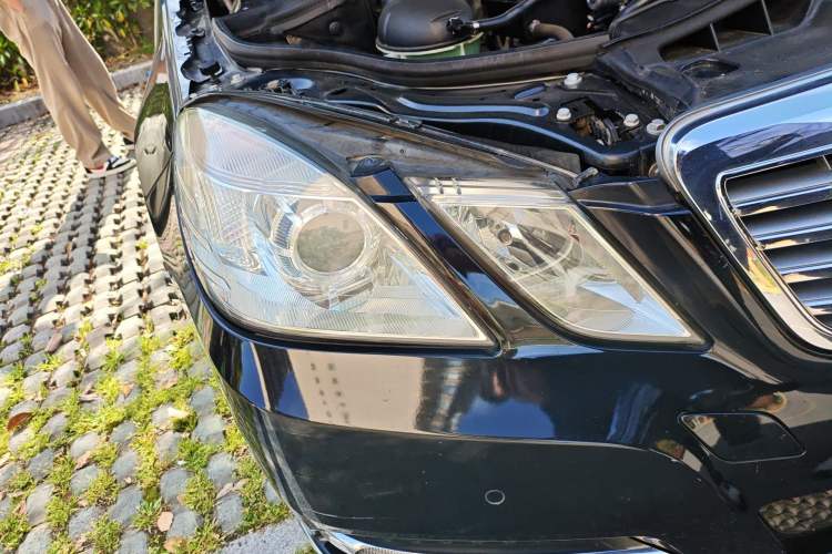 Used Mercedes-Benz E-Class 2012 E 200 L CGI Elegant Model Right Front Headlight