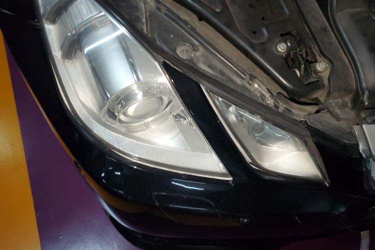 Used Mercedes-Benz E-Class 2012 E 200 CGI Coupe Right Front Headlight