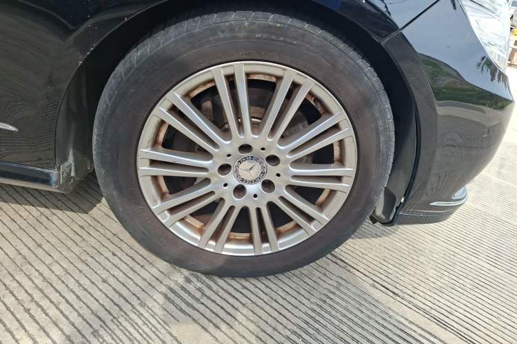 Used Mercedes-Benz E-Class 2012 E 300 L Elegant Model Right Front Wheel Hub