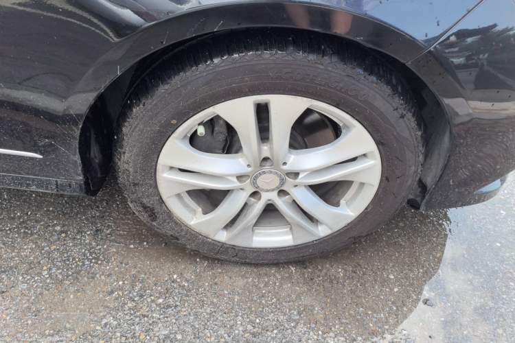Used Mercedes-Benz E-Class 2012 E 260 L CGI Fashion Model Right Front Wheel Hub