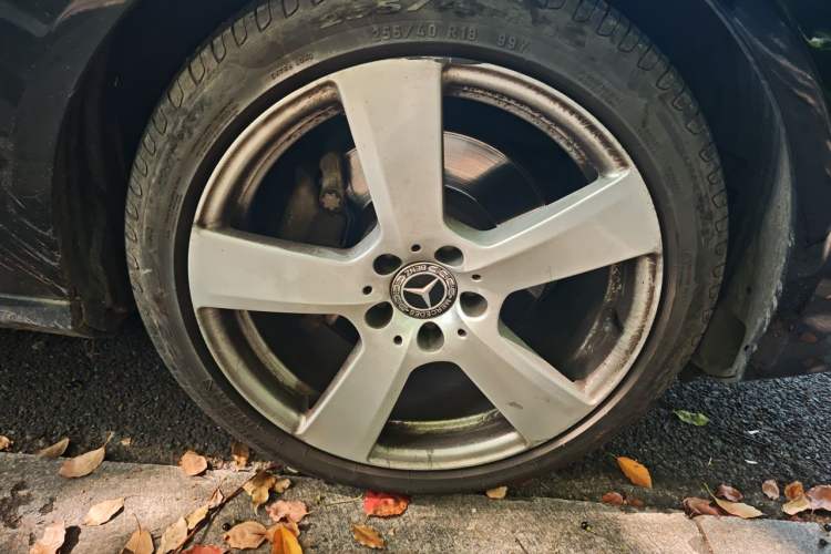 Used Mercedes-Benz E-Class 2012 E 260 L CGI Fashion Model Right Front Wheel Hub