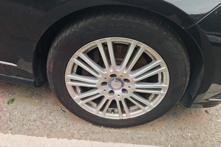 Used Mercedes-Benz E-Class 2012 E 300 L Elegant Model Right Front Wheel Hub