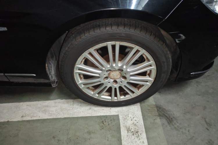Used Mercedes-Benz E-Class 2012 E 200 L CGI Elegant Model Right Front Wheel Hub