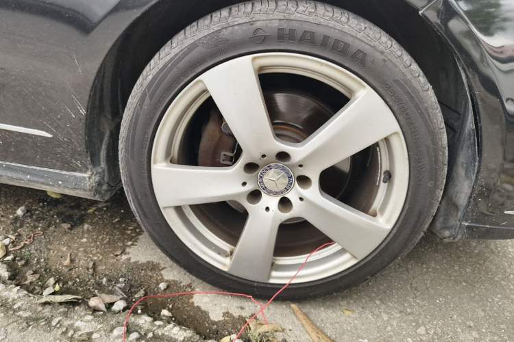 Used Mercedes-Benz E-Class 2012 E 300 L Elegant Model Right Front Wheel Hub