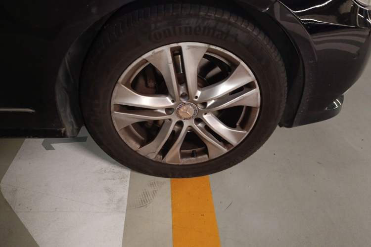 Used Mercedes-Benz E-Class 2012 E 300 L Stylish Luxury Model Right Front Wheel Hub