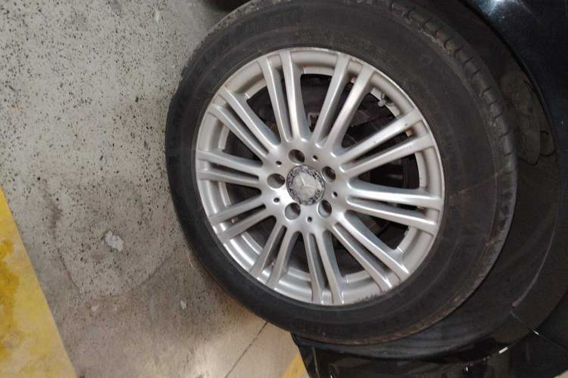 Used Mercedes-Benz E-Class 2012 E 200 L CGI Elegant Model Right Front Wheel Hub