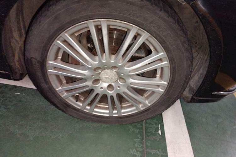 Used Mercedes-Benz E-Class 2012 E 200 L CGI Elegant Model Right Front Wheel Hub