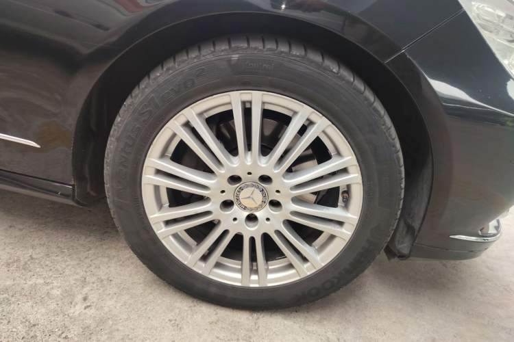 Used Mercedes-Benz E-Class 2012 E 260 L CGI Fashion Model Right Front Wheel Hub