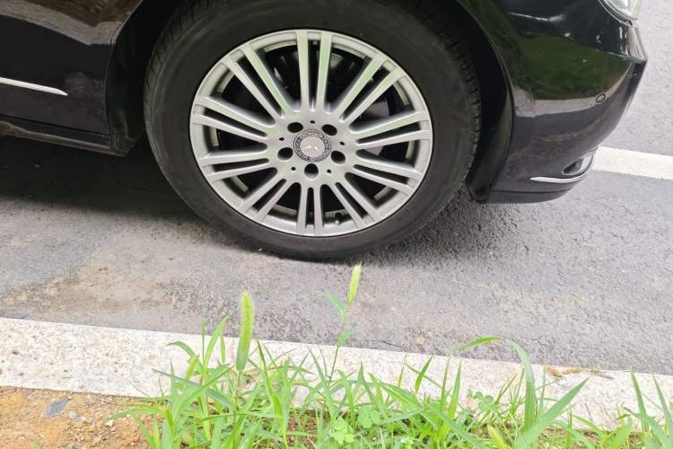 Used Mercedes-Benz E-Class 2012 E 200 L CGI Elegant Model Right Front Wheel Hub