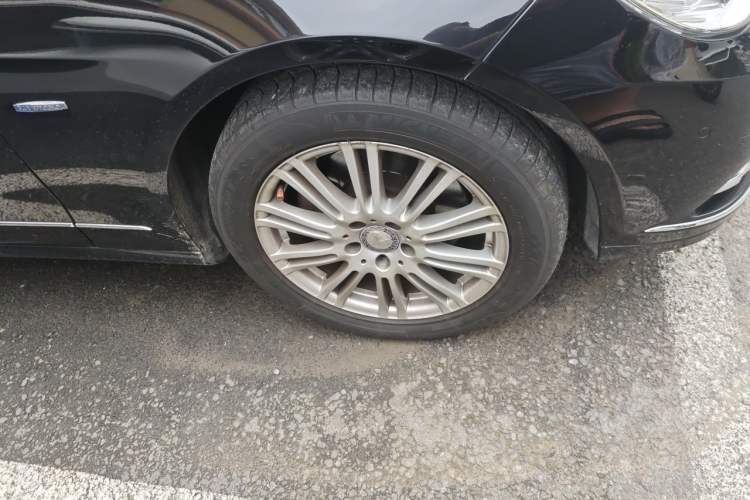 Used Mercedes-Benz E-Class 2012 E 200 L CGI Elegant Model Right Front Wheel Hub