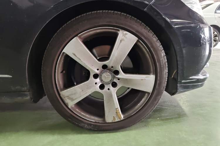 Used Mercedes-Benz E-Class 2012 E 300 L Fashion Model Right Front Wheel Hub