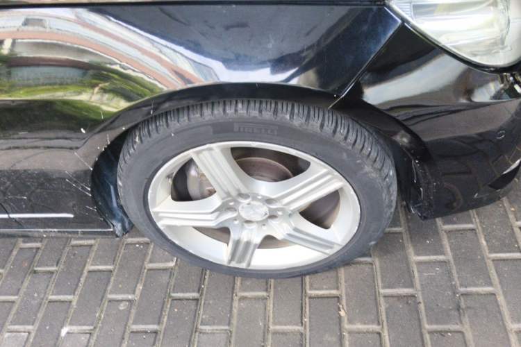 Used Mercedes-Benz E-Class 2012 E 300 L Stylish Luxury Model Right Front Wheel Hub