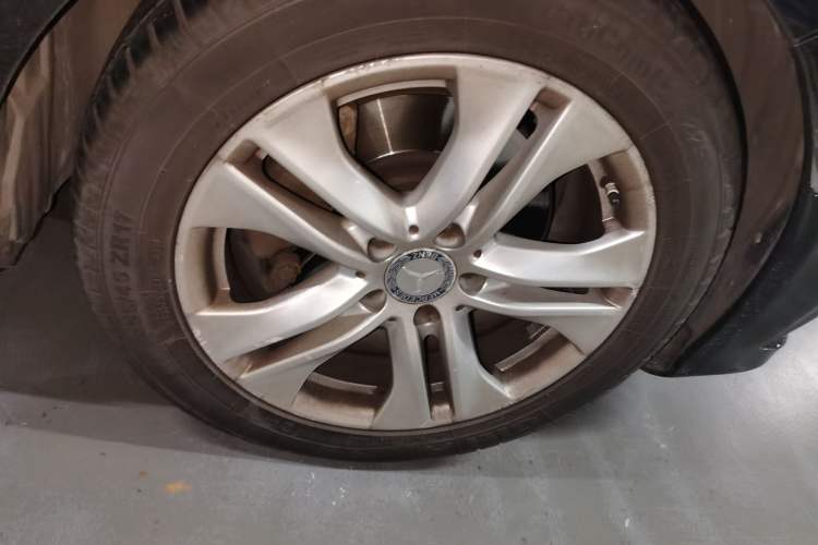 Used Mercedes-Benz E-Class 2012 E 260 L CGI Fashion Model Right Front Wheel Hub