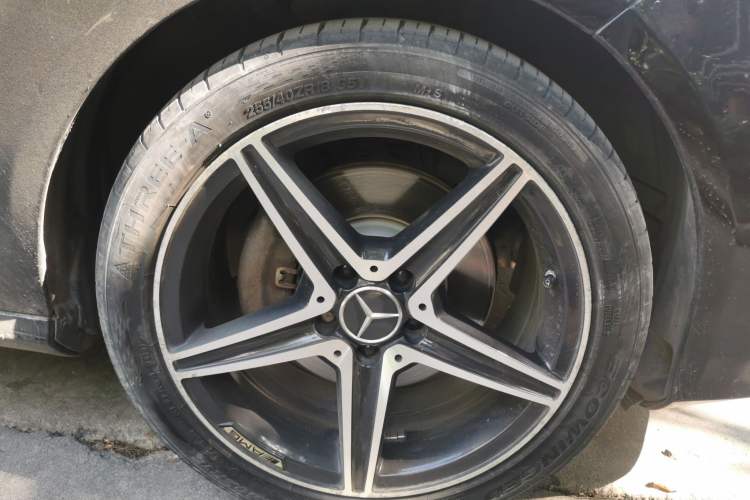 Used Mercedes-Benz E-Class 2012 E 300 L Stylish Luxury Model Right Front Wheel Hub