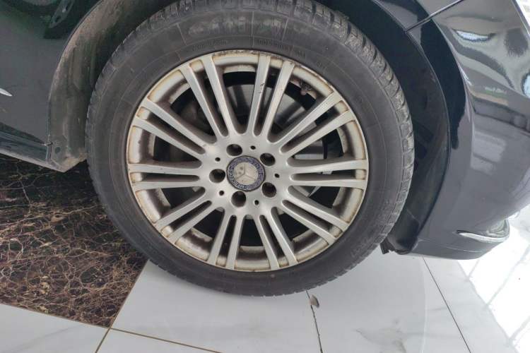 Used Mercedes-Benz E-Class 2012 E 200 L CGI Elegant Model Right Front Wheel Hub