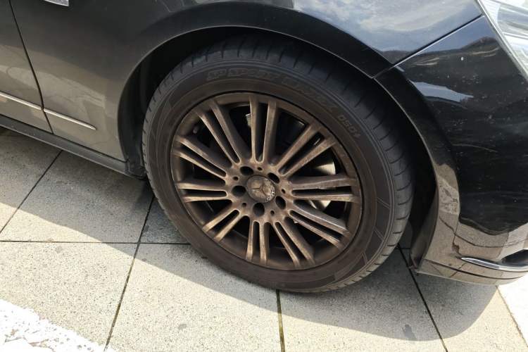 Used Mercedes-Benz E-Class 2012 E 200 L CGI Elegant Model Right Front Wheel Hub