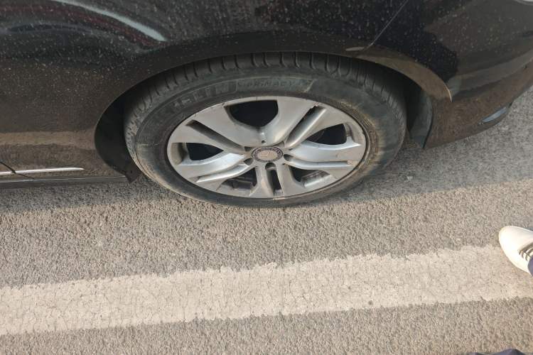 Used Mercedes-Benz E-Class 2012 E 260 L CGI Fashion Model Right Front Wheel Hub