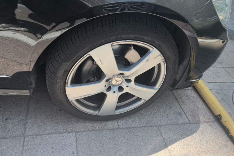 Used Mercedes-Benz E-Class 2012 E 300 L Elegant Model Right Front Wheel Hub