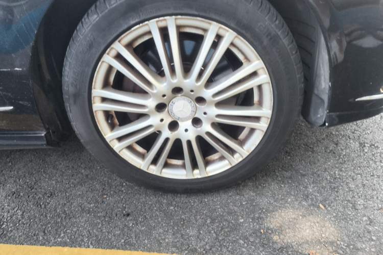 Used Mercedes-Benz E-Class 2012 E 200 L CGI Elegant Model Right Front Wheel Hub