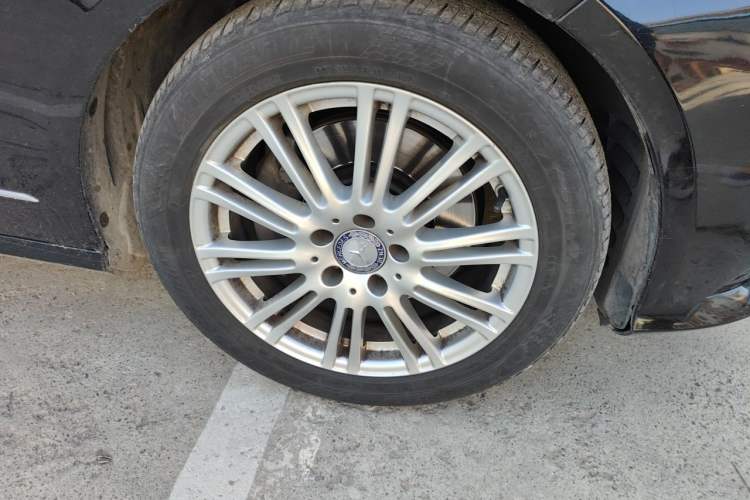 Used Mercedes-Benz E-Class 2012 E 200 L CGI Elegant Model Right Front Wheel Hub