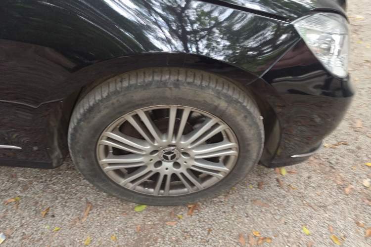 Used Mercedes-Benz E-Class 2012 E 200 L CGI Elegant Model Right Front Wheel Hub