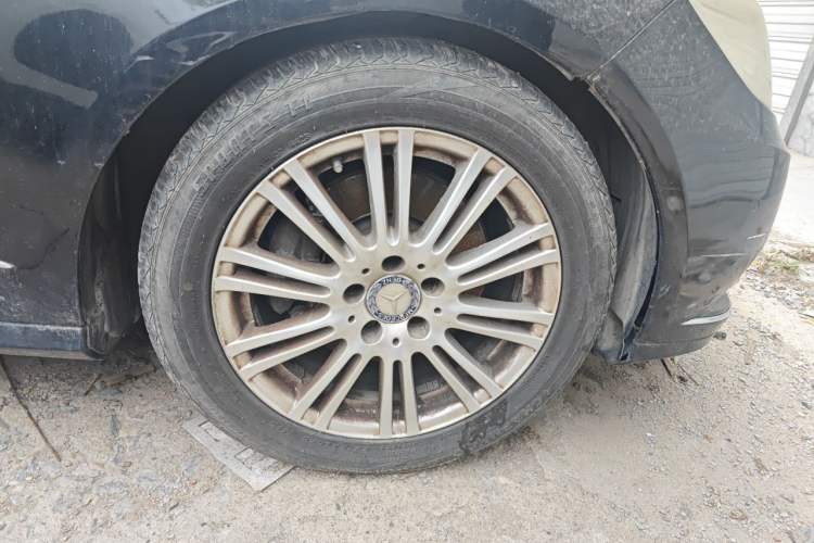 Used Mercedes-Benz E-Class 2012 E 300 L Elegant Model Right Front Wheel Hub