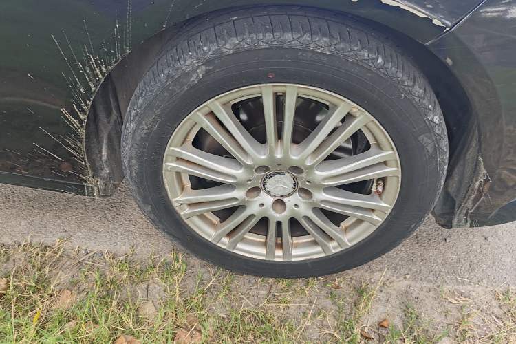 Used Mercedes-Benz E-Class 2012 E 200 L CGI Elegant Model Right Front Wheel Hub